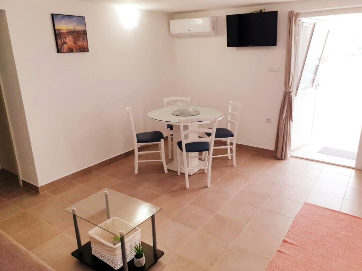 Apartment Mihaela บลัตเซ ภายนอก รูปภาพ